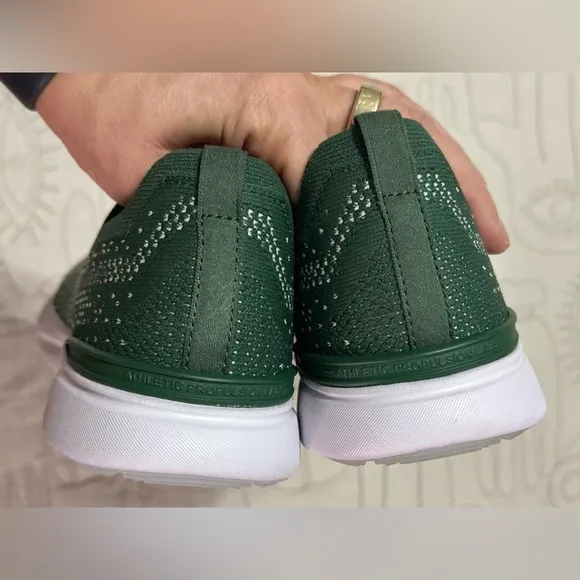 NIB APL Techloom Breeze Sneakers Sz 7.5 Great Green/Peppermint/Ombre