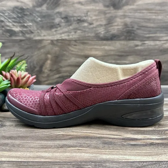 NIB Bzees Rosie 8M Comfort Slip On Shoes Flats Loafers Wine