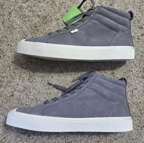 NIB Cariuma  OCA High Charcoal Grey Suede Sneaker