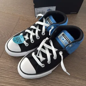 NIB! CONVERSE CTAS Axel mid top blue slushy/ black / white shoes. Youth size 2.