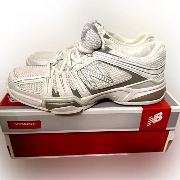 NIB NARROW NB 1005 NEW BALANCE TENNIS SHOES Sz: 8.5 AA White