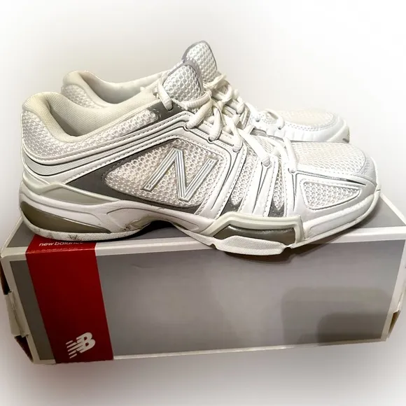 NIB NARROW NB 1005 NEW BALANCE TENNIS SHOES Sz: 8.5 AA White