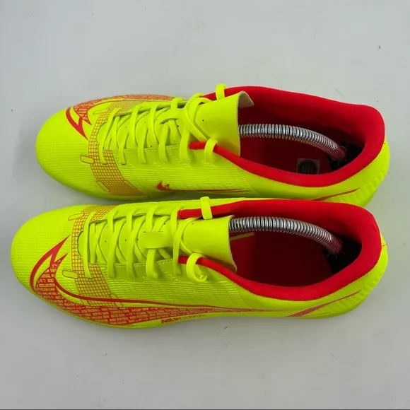 NIB! 🥾 Nike Womens Vapor 14 Club IC Volt Indoor Court Soccer Shoes - Size 12.5