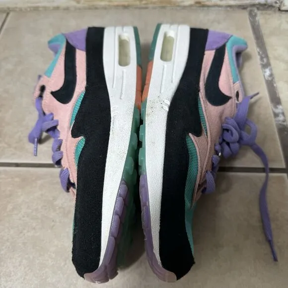 NICE Nike Air Max 1 Have A Nike Day Men's 9.5 Athletic Shoes Sneakers