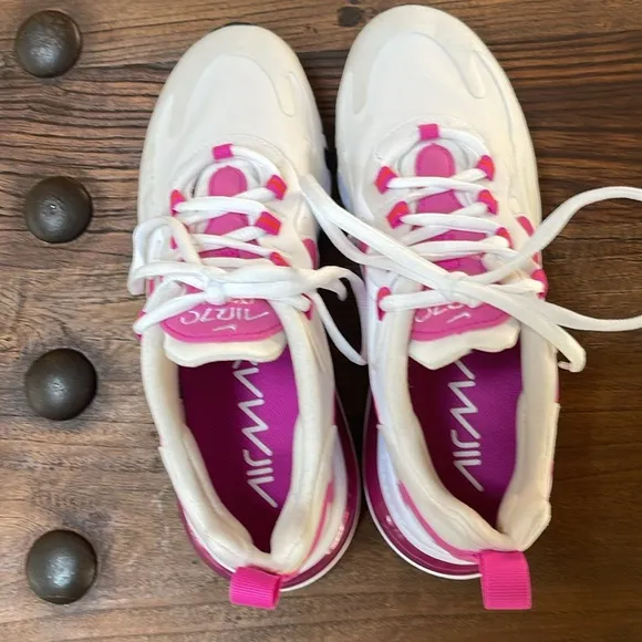 Nike 270 React Airmax tennis shoes. Size 8.5. Hot pink. Like new condition.