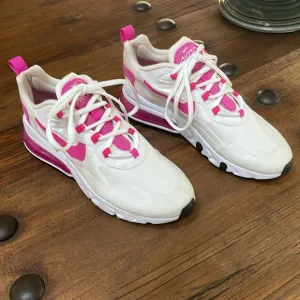 Nike 270 React Airmax tennis shoes. Size 8.5. Hot pink. Like new condition.