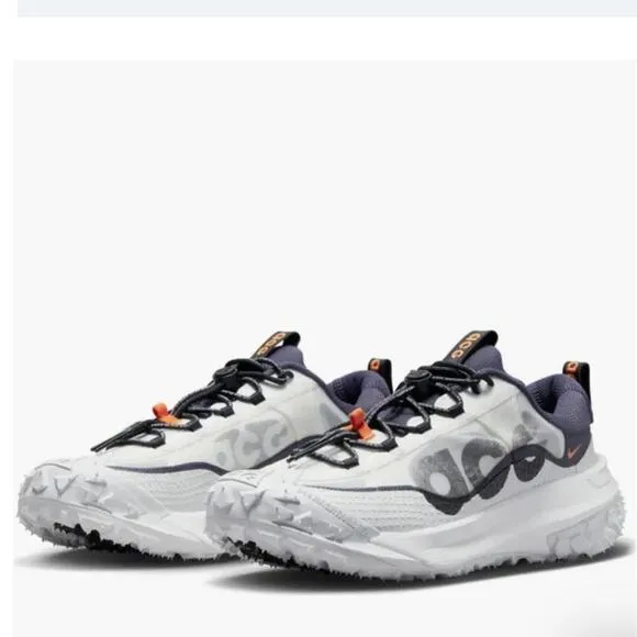 Nike ACG Mountain Fly 2 low trail Shoes in white bright mandarin