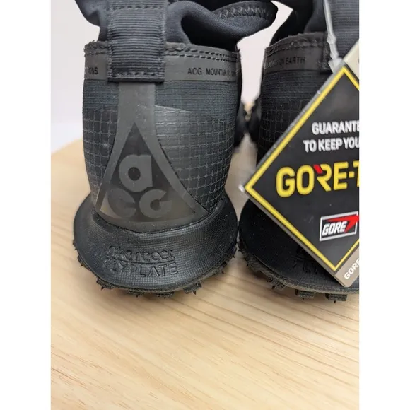 Nike ACG Mountain Fly Gore-Tex Mens Size 4.5 Shoes Black Grey CT2904-002 NEW
