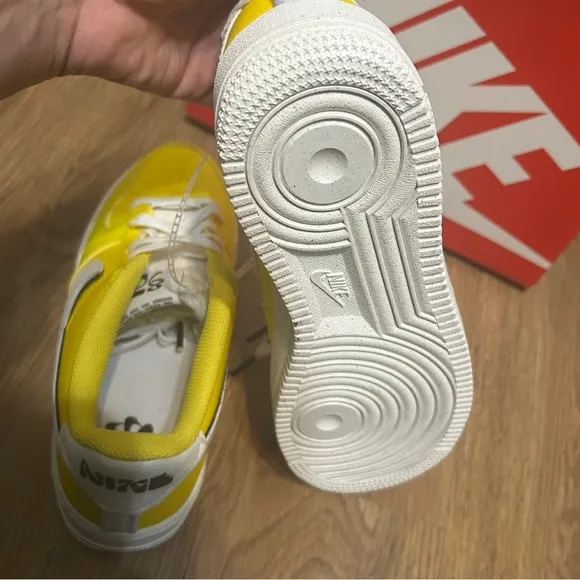 NIKE af1 Air Force 1’07 LV8 ‘82 - tour yellow lace up shoes sneakers womens 8.5