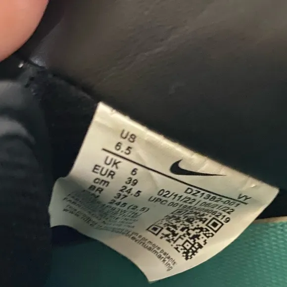 Nike Air Boys Tennis Shoes