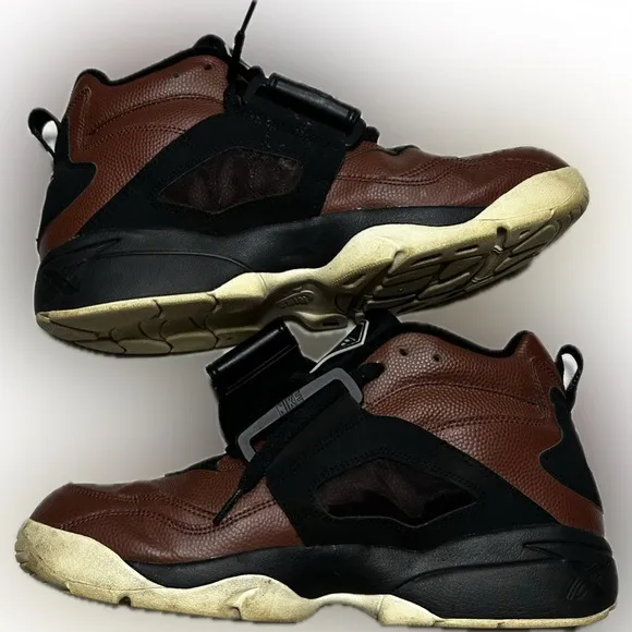 Nike Air Diamond Turf Deon Sanders Men’s Size 12 Brown Black
