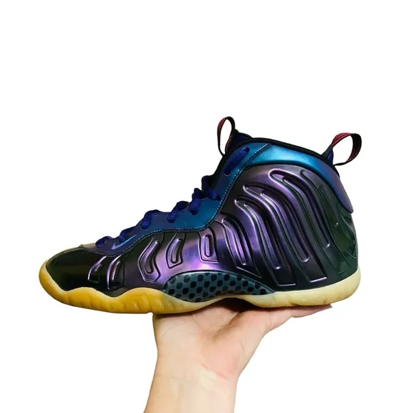 Nike Air Foamposite One Iridescent Purple Womens Size 8 Sneakers 644791-602
