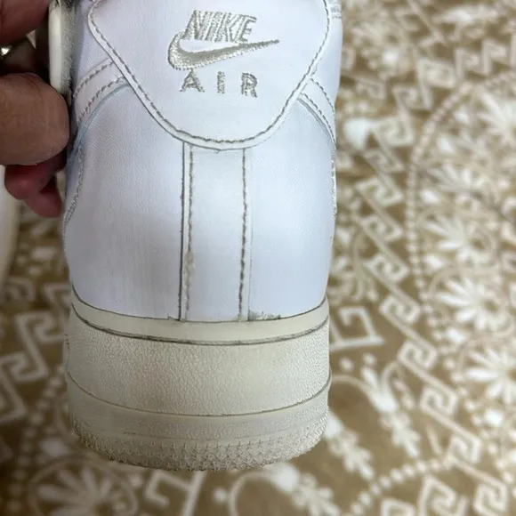 Nike Air Force 1 AF1 White Mid Top Shoes -  Men’s 9.0. CW2289-111