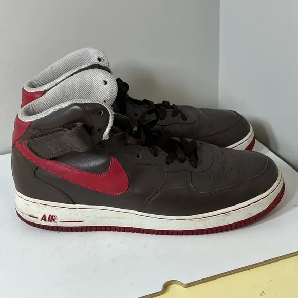 Nike Air Force One ‘07 Players Size 11 High Top Basketball Shoes Brown