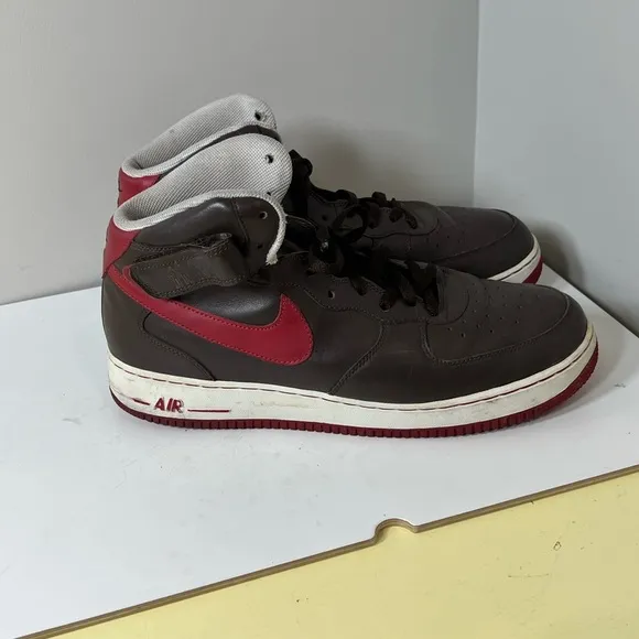 Nike Air Force One ‘07 Players Size 11 High Top Basketball Shoes Brown