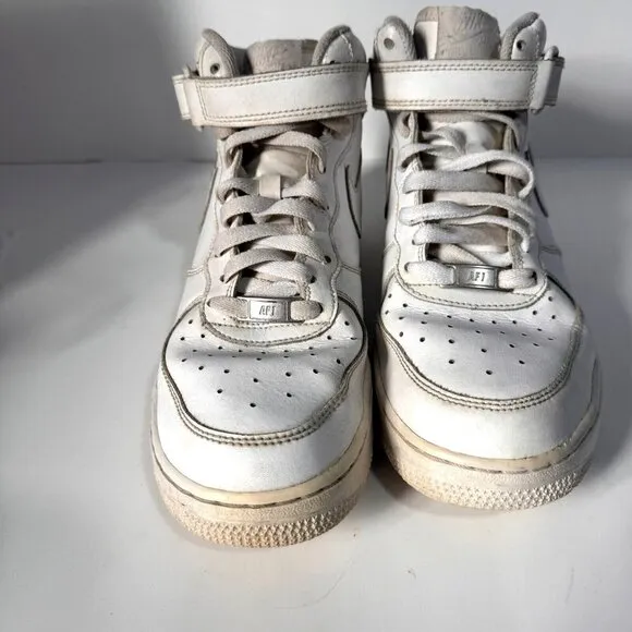 Nike Air Force One High Top SIZE Kids 7Y (or ladies 8.5)