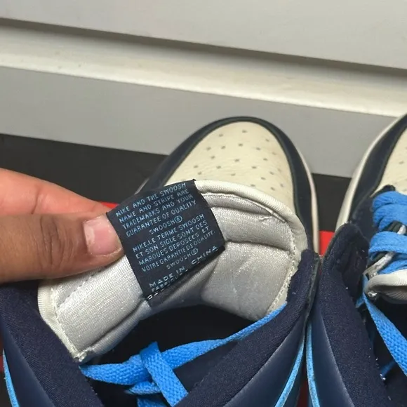Nike Air Jordan 1 High-Top Sneakers in Obsidian/University Blue