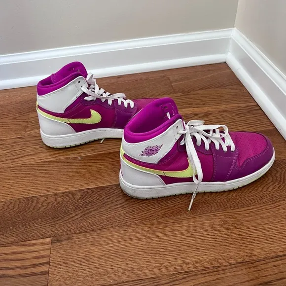 Nike Air Jordan 1 Mid SE High Top Basketball Shoes Pink Yellow White Size 6Y