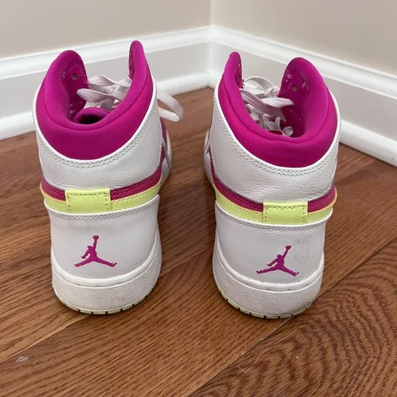 Nike Air Jordan 1 Mid SE High Top Basketball Shoes Pink Yellow White Size 6Y