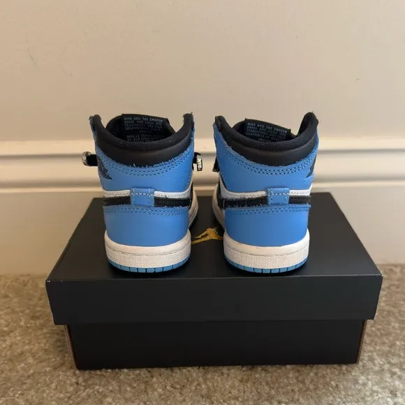 Nike Air Jordan 1 Retro High OG Shoes University Blue sz 5c Toddler Sneakers