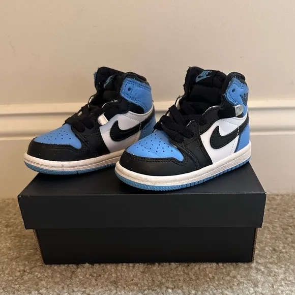 Nike Air Jordan 1 Retro High OG Shoes University Blue sz 5c Toddler Sneakers