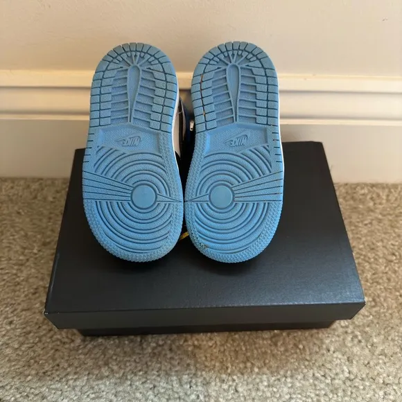 Nike Air Jordan 1 Retro High OG Shoes University Blue sz 5c Toddler Sneakers