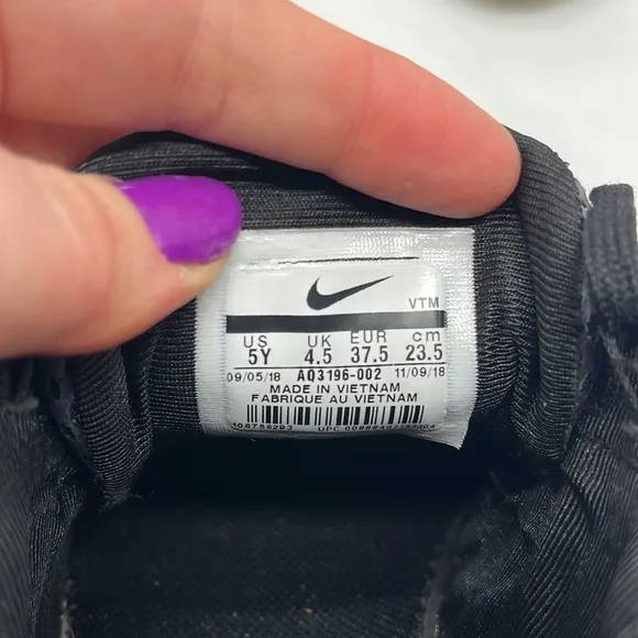 Nike Air Max 720 Black &amp; Purple 5Y Tennis Shoes Sneakers