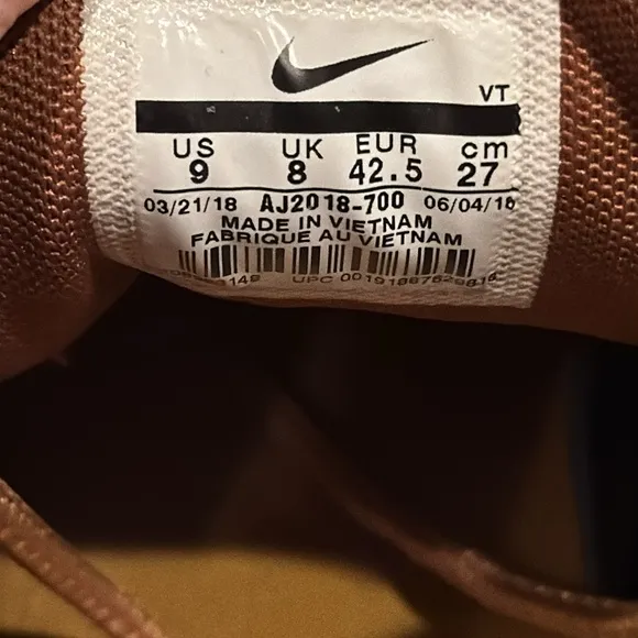 Nike Air Max 95 wheat tan sneakers, tennis shoes, runners size 9
