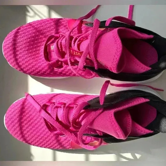 Nike Air Max Bella TR 2 Women’s Shoes, Size 7