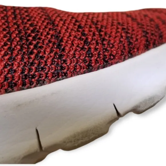 Nike Air Max Motion Training Shoe Low Red and Black Unisex Children's Size 7Y