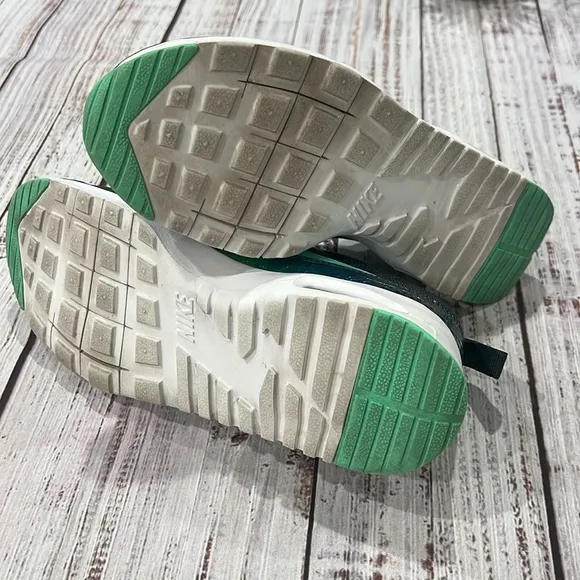 Nike Air Max Tennis Shoes