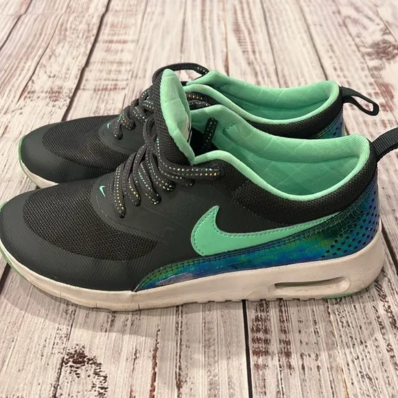 Nike Air Max Tennis Shoes