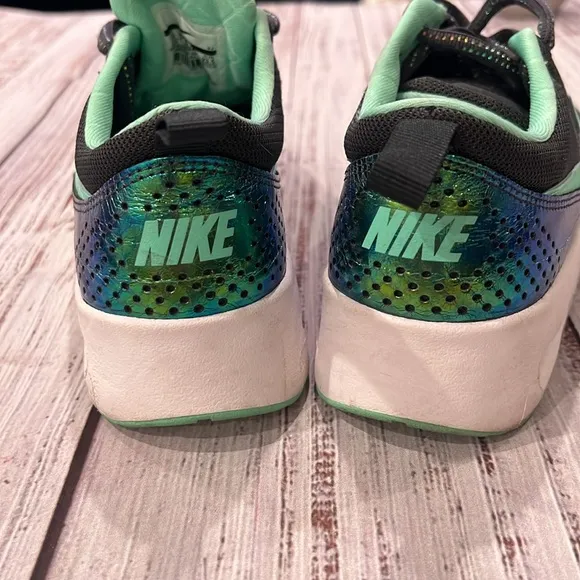 Nike Air Max Tennis Shoes