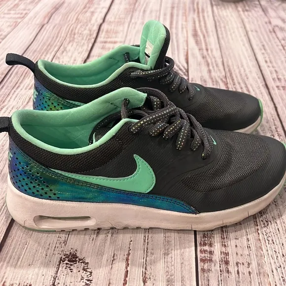 Nike Air Max Tennis Shoes