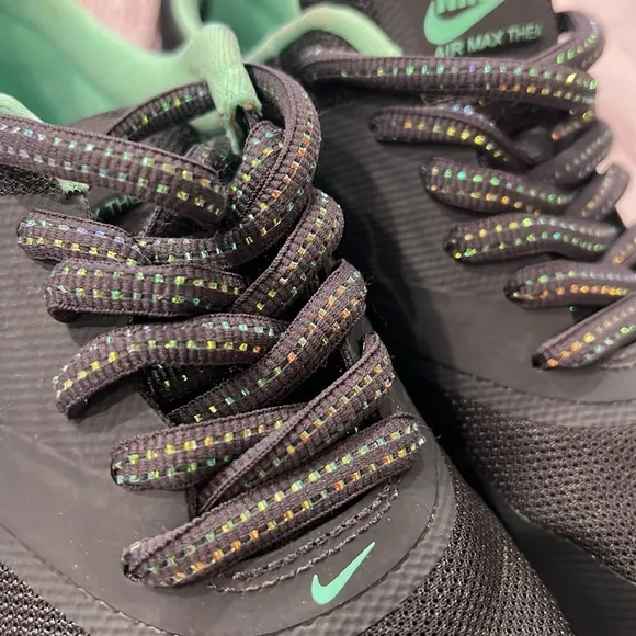 Nike Air Max Tennis Shoes
