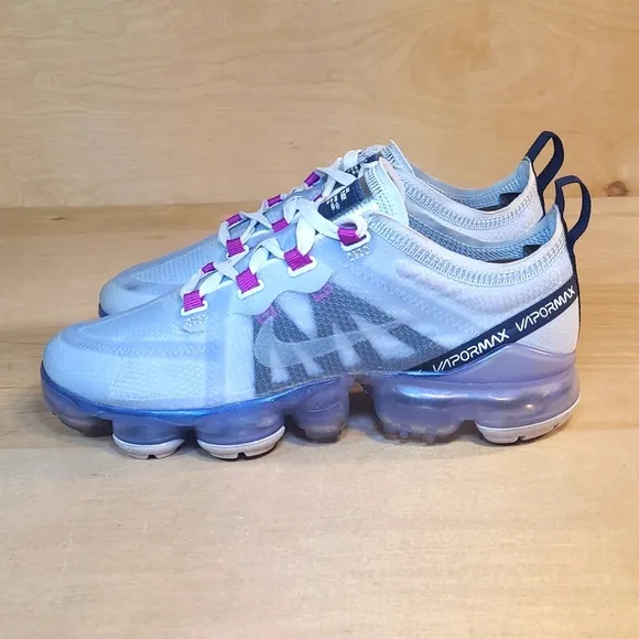 Nike Air VaporMax 2019 Football Grey Flyknit Womens Size 6 Athletic Shoes