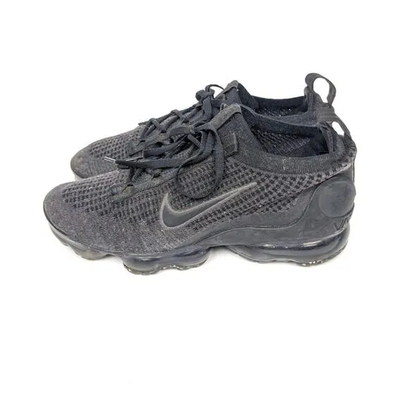 Nike Air VaporMax 2021 Flyknit Triple Black Tennis Shoes Size 8.5