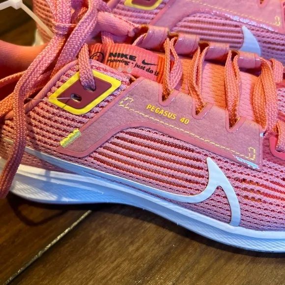 Nike Air Zoom Pegasus 40 Kid’s Road Running Shoes Dusky Pink NEW