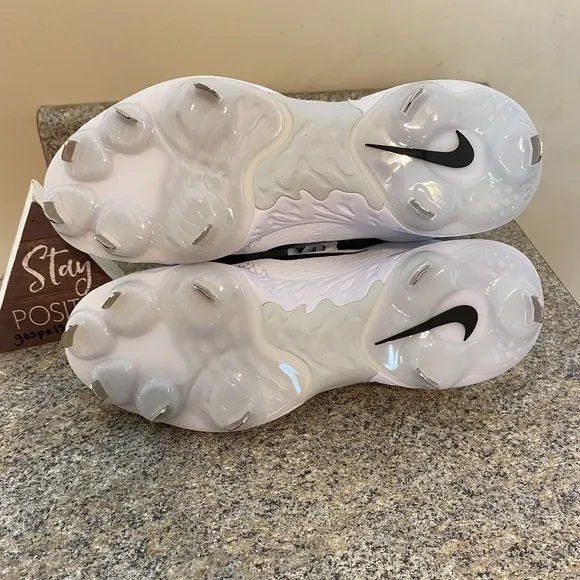 Nike Alpha Huarache Elite 4 Low FD2745-100 White Baseball Cleats Men's size 9.5