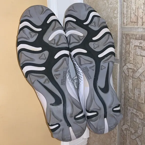 NIKE ALPHA MEN’s white cleats shoes size 9
