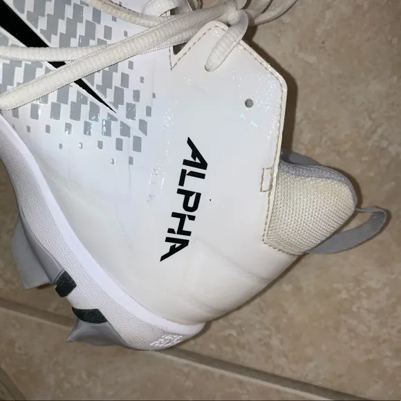 NIKE ALPHA MEN’s white cleats shoes size 9