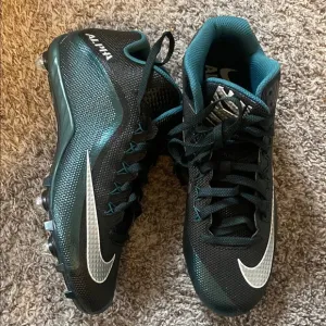 Nike Alpha Pro 2 TD Football Cleats Black, White, and Teal Size 11 NEW