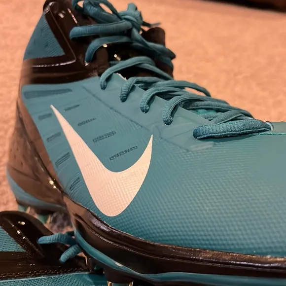 Nike Alpha Talon Elite Football cleats shoes new Eagles color 534769 415 Mens 15
