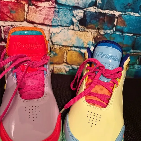 Nike Athletic Shoes ~ Vibrant Design