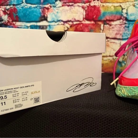 Nike Athletic Shoes ~ Vibrant Design