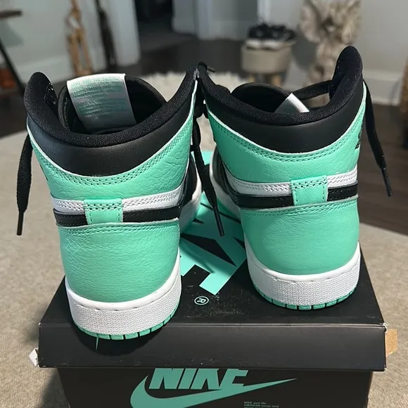 Nike Black and Green Sneakers High-Top