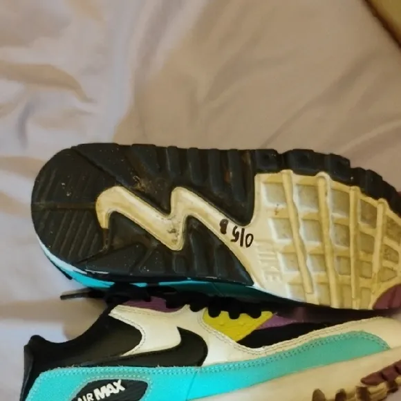 Nike Black and Yellow Sneakers Low-Top Athletic Shoes