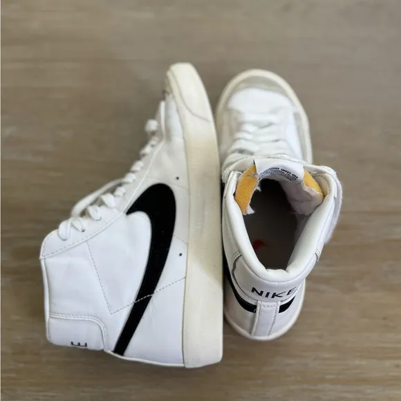 Nike blazer 77 high tops white &amp; black girls lace sneakers shoes size 6.5 youth