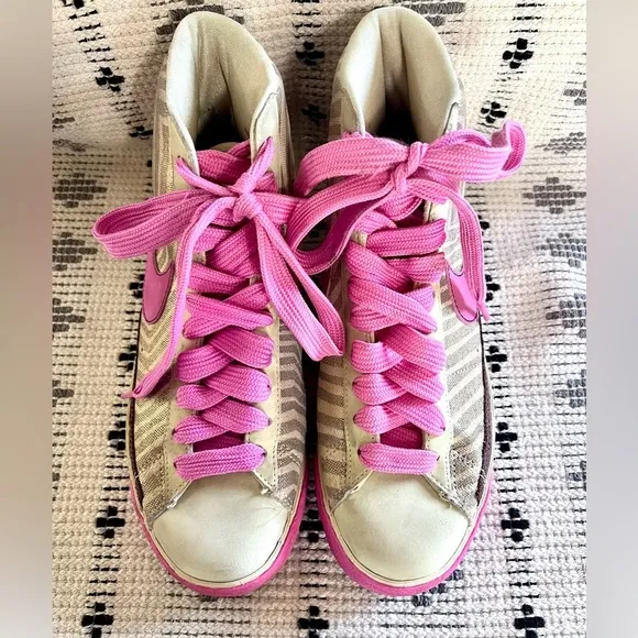 NIKE Blazer High Top Opal Rose Metallic Good, Women’s size 7
