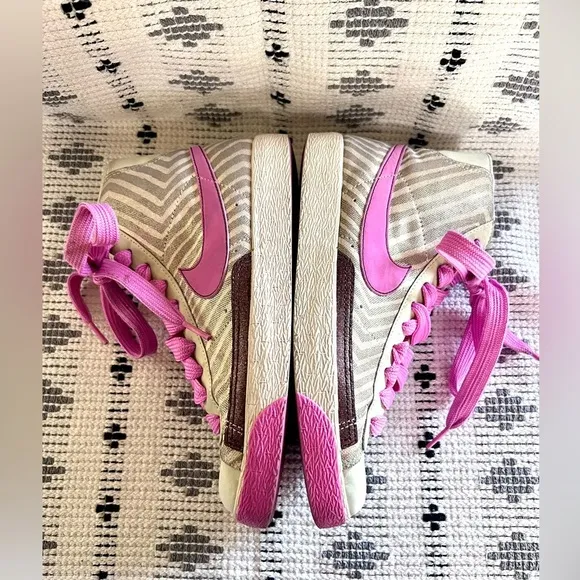 NIKE Blazer High Top Opal Rose Metallic Good, Women’s size 7